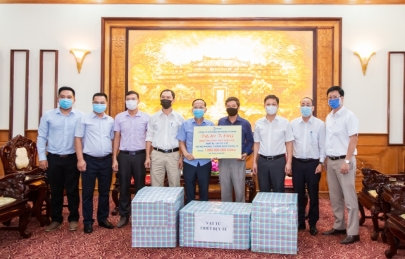 Cotana Group trao tặng UBND tỉnh Thừa Thiên Huế 1 tỷ đồng phòng chống Covid 19