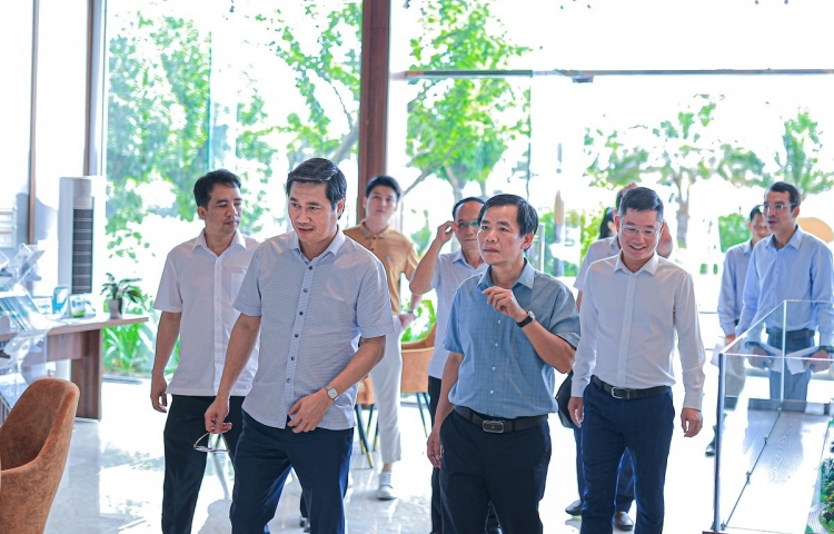 ĐOÀN CÔNG TÁC BỘ XÂY DỰNG VÀ TỈNH ỦY THỪA THIÊN HUẾ THAM QUAN, LÀM VIỆC TẠI KĐT ECOGARDEN